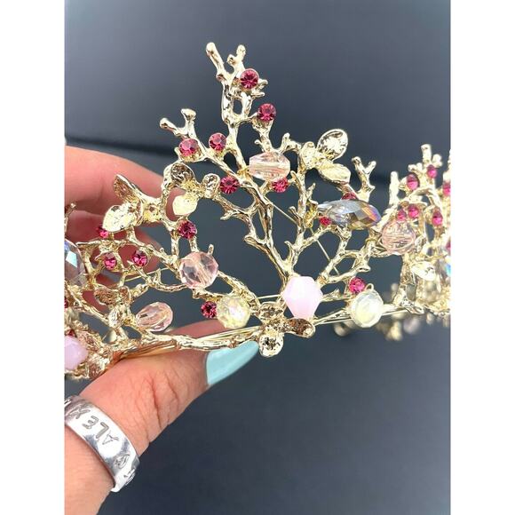 Light Pink Beaded Rhinestone Gold Tone Metal Tiara Crown NEW Elegant - Picture 9 of 9